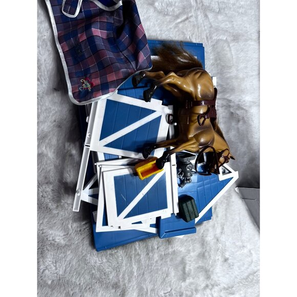 Breyer horse and stall deluxe country stable with horse wash stall - Picture 6 of 8